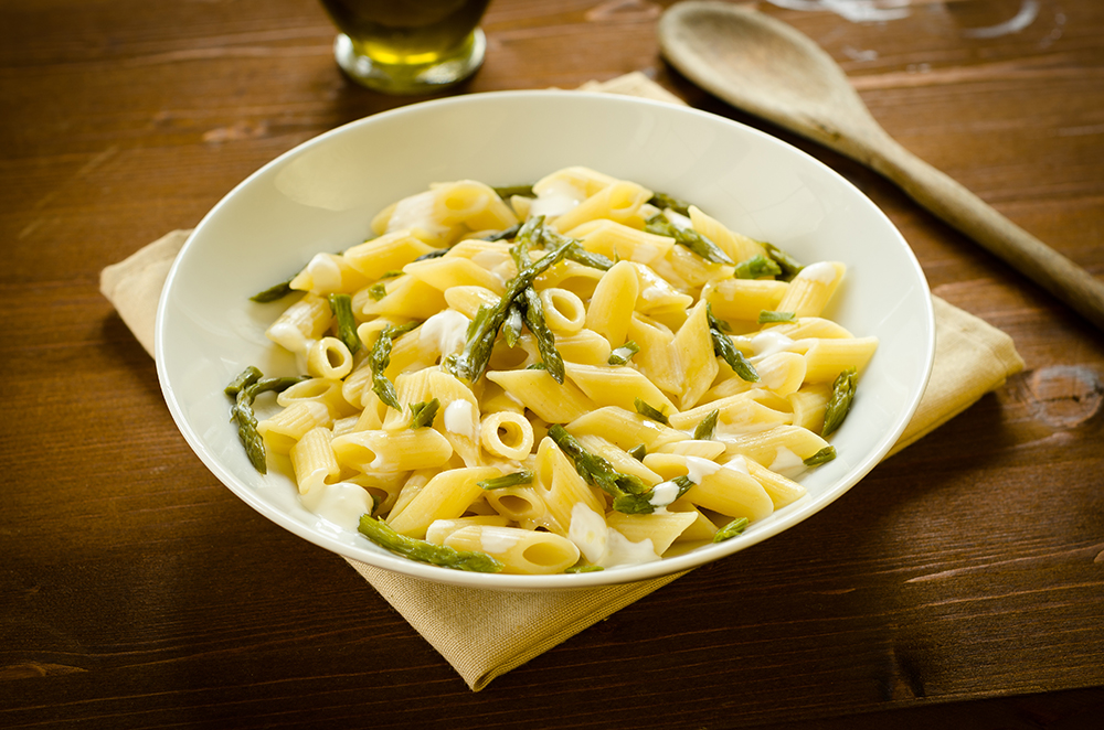 Penne with asparagus 